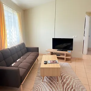  Apartment Hill